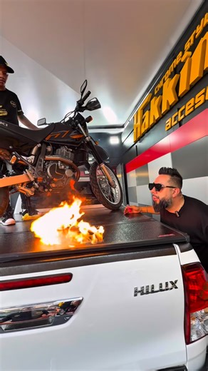 Hakkinen4x4🇻🇪 ARB OME GLIP LED Cover-Lock (Tienda)® on Instagram: "Test resistencia “Cover-Lock” 💎 en todas sus presentaciones demostramos el más alto nivel de peso, fuego y agua 🧠💨 Somos @hakkinen4x4 🇻🇪"