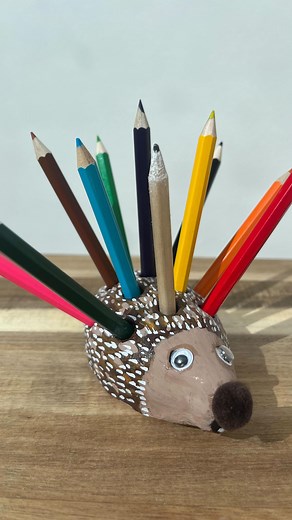 S O P H I E D A V I D ⭐️ on Instagram: "🦔 HOMEWORK HEDGEHOG 🦔 We have entered our homework era… 2 kids in school which means 2 lots of homework. By now you’ll know I’m a massive nerd and I have always liked homework (even my own at school 🫣) but I actually love doing the kids homework with them. It’s a great way of understanding what they are doing in class. Let’s be honest we rarely get an insight into their school day, so I see their homework time as an opportunity to see what they’re up to