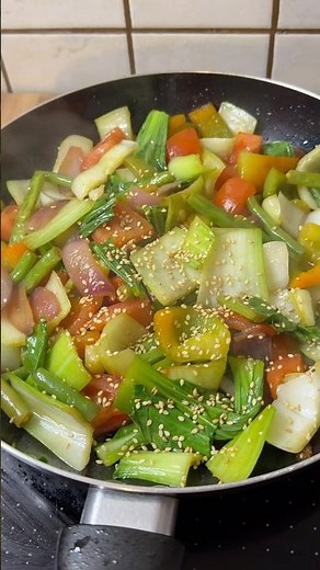 🥬 Schnelle vegane Gemüsepfanne mit Pak Choi 🍅🌶️