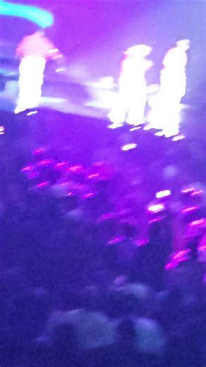 #newedition #bellbivdevoe #livemusic #musician #musictour