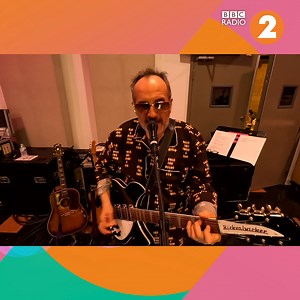 Elvis performing "(The Angels Wanna Wear My) Red Shoes" on BBC Radio 2. https://www.youtube.com/watch?v=_vJ0O408Rck&list=PLfgx0B-dv-woyAx-LbwFD5BWZ2uh_paQg&index=2 | Elvis Costello
