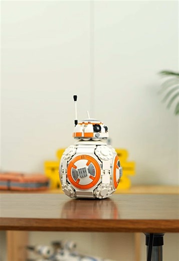 Immersive Lego BB-8 Power Functions Installation