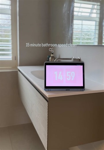 Speed clean my bathroom with me 💃🫧🧼 if you need cleaning motivation, just set a timer and see how much you can get done in a short amount of time! 🙌🏻 #speedclean #cleaningmotivation #cleanwithme #cleaningtips #cleaninghacks bathroom cleaning cleantok clean home cleaning routine timer cleaning products cleaning video instaclean cleanstagram cleaning community cleantok instaclean cleaning inspo home reset hinch hinching