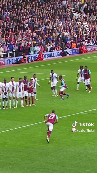 Footballers' Favorite Boots: Messi Kids Football Boots and Pogba Soccer Shoes