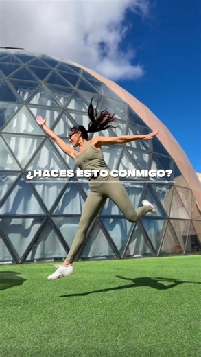¡Fíjate bien! Es que creo que no toco el suelo ni de puntillas. ¿Será que este lugar que me da poderes para levitar? ✨ ¿Qué opináis? @clearskyresorts . . . . #fitness #fit #fitnessmotivation #workout #dance #clearsky #clearskyresorts #igfit #stayfit #training #utah #fitlife #brycecanyon #health #healthylifestyle #fitnessaddict #getfit #baile #fun #funreels #reels #reel #sport #healthy #fitnessmodel #exercise #weightloss #fitnessjourney #jumps #jump | Susana Yábar