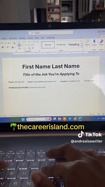 Common job seeker mistakes: What NOT to put in a profile statement #resumetok #resumeformat #resumewriting #resumetips