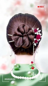 827K views · 5.4K reactions | With just one hair clip, you can create many different hairstyles. Simple, elegant, and effortless. Watch the transformation and tell me… which style do you like more?  #Hairstyle #HairClip #EasyHairstyles #Updo #HairIdeas #BeautyReels #FacebookReels #HairInspiration | Ivy hairclips | Facebook