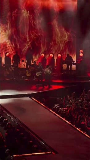 Tarkan - Kuzu Kuzu (Live performance)