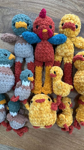 Bird gang 🦆🐓 🐥 Patterns: Fable Collection Millie & Friends and Maisy Duck @oakandmarlow Pocket Gosling @stitchsisterco Chubby Birdie Buddy @thecosystitch #crochet #handmade #plushies #amigurumi #crochetbirds #birdgang #birdsofafeather | ashley g. handmade