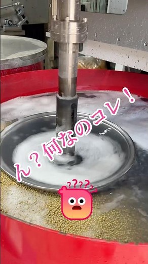 カーベックが製造販売するバレル研磨機はアルミホイールやバイクパーツなどを短時間にピカピカにしてくれる夢の機械です。バフ掛けと違い油系の研磨剤を使わないので研磨後にそのまま放置しても白ボケし難いんですよ
