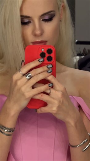 Maria Mar on Instagram: "Just making sure you remember one of my fav tracks 👅 . #serenity #omnimar #sexytrack #trap #pinkdress #totalblonde #princess #mariamar"