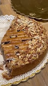 Paté, lillà fioriti, pani, formaggi e salumi! Arance, banane, ciccia e salsicce buonissime...per non parlare del latte alla portoghese! | Fabio Picchi