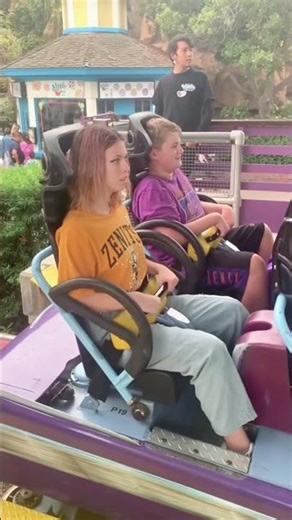 Roller Coaster: 10/10 Regret Experience#rollercoaster #funny #funnyvideo #screaming #themepark