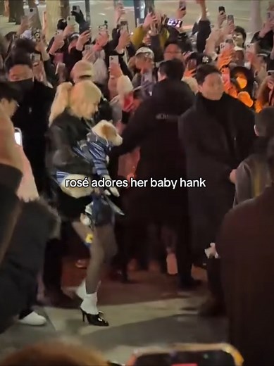 Rosé and Hank's Heartwarming Moment at Concert