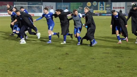 Je, a kaj… 💙 https://podravski.hr/foto-video-penal-crepulje-i-ljepotica-zute-za-tri-velika-boda-lokomotiva-danas-nije-imala-sanse/ | Podravski list