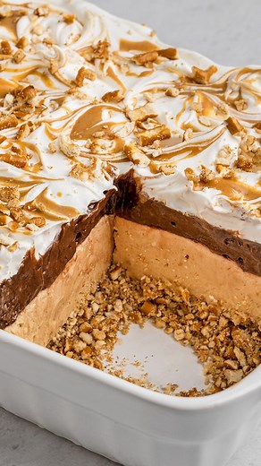 Danielle Cochran | THESALTYCOOKER®️ on Instagram: "No-Bake Peanut Butter Pretzel Pie 🥜🍫🥨 This no-bake pie is sweet, salty, and totally addictive. No oven, just layers of goodness in every bite. Perfect for summer or anytime you want an easy crowd-pleaser. Comment “PRETZEL” and I’ll DM you the recipe! #Recipe: https://thesaltycooker.com/gluten-free-peanut-butter-chocolate-pretzel-pie/ Crust: 8 oz pretzels, crushed 4 tbsp butter, melted Peanut Butter Layer: 16 oz cream cheese, room temp 2 cups 