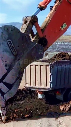 Hitachi Zaxis 670LCR Showing PURE Power 💪 #shorts