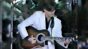 77K views · 6K reactions | Cam așa se cânta în 1988 în Salonul...