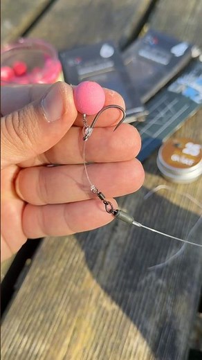 Hinged Stiff Rig 🪝Completed With Just One ☝️ Clip! #carprigs #carpfishing #fishing