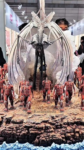 EREN YEAGER RUMBLING FOUNDING TITAN ACTION STATUE 😍☠️ #eren #titan #short #anime