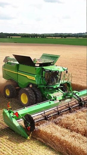 Nouvelle moissonneuse-batteuse S7 de John Deere | Le Groupe Agritex
