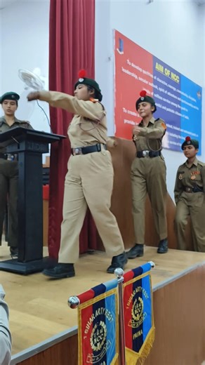 पढ़ लिख के IAS IPS बनूंगी मैं #crpf #cisf #nccgirls #bsf #army #motivation #police #motivation #ncc