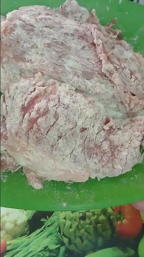 Top round steak in wheat flour