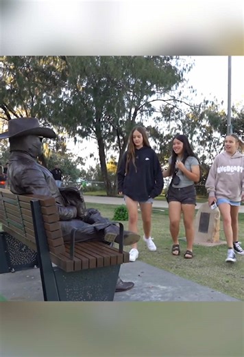 Catch the Bag: A Funny Encounter