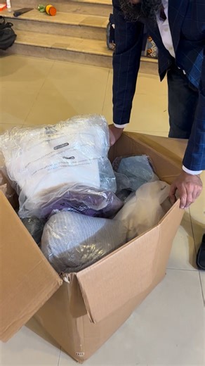 Bulk Lot of Assorted Mixed Apparel and Textiles A diverse inventory mix of factory-sealed clothing items, perfect for retail resale or wholesale distribution. Price 2500 per kg Weight 18.150 Order now www.apnabazar.com.pk OR https://wa.link/apnabazar WhatsApp on 03009794222/0321-4246-436. | APNA BAZAR