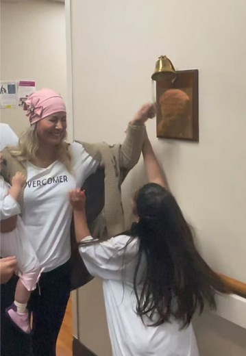 People often think that when you ring the bell, the battle is over. But for so many of us, that’s actually where a new chapter begins. As a breast cancer survivor, I’ve learned that healing doesn’t stop when treatment does. The physical pain may fade, but the emotional and mental healing continue quietly, every single day. Life after cancer has its ups and downs… moments no one sees but every survivor feels. The quiet work of rebuilding and rediscovering who you are now. Partnering with @SusanGK