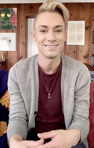 Associate Curator of Education & Outreach David Matteson explains how Miriam Schapiro threads the needle between high and low art while providing commentary of gender roles in her 1985 acrylic, fabric and glitter💖 piece, "Heartland." #MuseumFromHome | Orlando Museum of Art