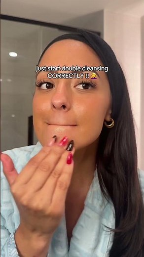 how to get rid of chin whiteheads fast! 🤢🫧 #whiteheads #oilcleansing #doublecleanse #koreanskincare