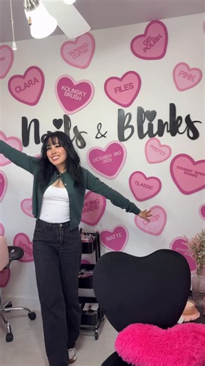 Nails & Blinks LLC on Instagram: "Dm to purchase! First come first serve 🫶🏼 full payment must be paid & pick up in southeast Houston 77075 💓 2 impression vanity black velvet chairs: $225 (original price $159 each total $318) Desk barber pub: $200 (original price $289) 3 acrylic rack organizers: - acrylic jar size 1oz $80 (2) - gel polish each size $50 (1) NO SHIPPING"