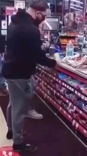 𝗟𝗢𝗡𝗘 𝗥𝗘𝗔𝗣𝗘𝗥 | 𝟬𝟭.𝟮𝟭.𝟮𝟲 on Instagram: "Trees in the forest are actually talking to each other via an “Underground Internet.” 🌳 Known as the “Wood Wide Web,” this network is made of tiny fungal threads. Trees use it to swap nutrients and warn each other about predators. If one tree is attacked by bugs, it sends a chemical SOS so neighbors can prep their defenses. Older “Mother Trees” even send sugar to younger, weaker saplings to help them survive. Nature is far more connected tha