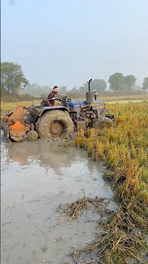 Eicher 4wd tractor working in mud #shorts #trending #tractor