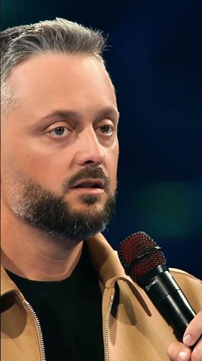 Nate Bargatze talks about living in a cul-de-sac - Your Friend, Nate Bargatze (2024)