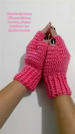 Guantes sin dedos Mitones tejidos a Crochet, próximo tutorial en Uva Madura Crochet #crochettutorial #ganchilloterapia #ganchillocreativo #ganchilloconamor #ganchillocrochet #ganchillo #crochet #crochetersoftiktok #crochettiktok #crochettok #tejedoras #tejedora #mitones #mitonescrochet #mitonestejidos #guantessindedos #guantescrochet #guantestejidos