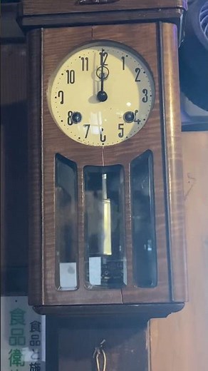 静かな古民家に響く、柱時計の12時。🌿