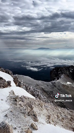 Hiking Adventure at Popocatepetl with Stunning Views of Iztaccihuatl