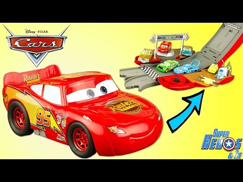 Disney Cars Transforming Lightning McQueen Piston Cup Playset 2 in 1 Toy Review Relampago Juguetes