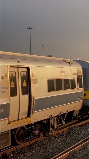 Long Island Rail Road | Atlantic Terminal Shuttle Train Arriving at Jamaica #lirr #m3 #mta