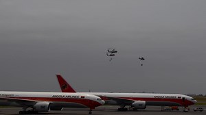 ✈️🚁🇦🇴 50 anos da Força Aérea Nacional de Angola 🇦🇴✈️🚁 Um desfile aéreo que honra a história, a evolução e a soberania dos nossos céus. Das passagens elegantes dos AW109 e AW139, à robustez dos Mi-171Sh; A versatilidade dos Airbus C-295 (em ambas as configurações) e do MA-60; A imponência do Antonov-72 e a força absoluta do gigante IL-76TD; E para encerrar em grande, a emoção dos K-8 e o rugido que arrepia do Su-30. Orgulho nacional, profissionalismo e poder aéreo. Força Aérea Nacional – 50