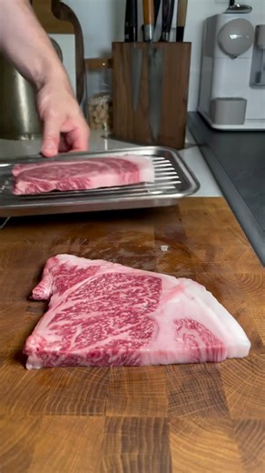 Tartare de boeuf de kobe 😍🥩 #kobebeef #wagyu #boeuf #beef #tartare #cuisine #recette #recipe #recipes #cook #chef #yummy | Qistoh