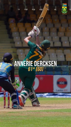 Annerie Dercksen raises the bat in style! 🏏🚀 Class, grit, and pure determination! A well-deserved half century for one of SA’s rising stars! Let’s go, Annerie! ✨ #AlwaysRising #WozaNawe #BePartOfIt | Cricket South Africa