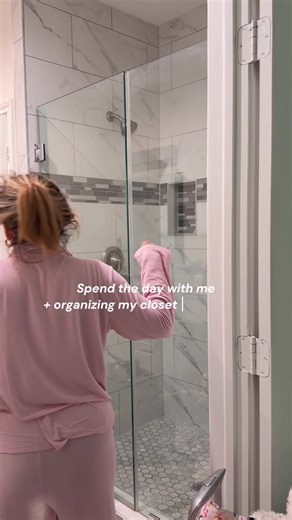 Spend the day with me organizing my closet✨ Snapchat-michelleepaz Instagram-michellepaaz #dayinmylife #michellepaz #fyp #shopping #organization