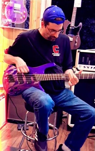 Joe Tell playing on a fanned fret spector bass. Thank you Maria. #bass #spectorbass