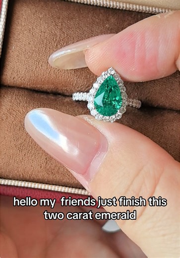 Stunning 2 Carat Lab-Created Emerald Ring