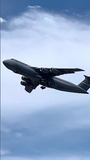 World’s Largest Military Aircraft C-5 Galaxy #aviation #usaf #engineering #military #usa #shorts