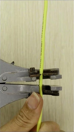 Smart Wire Stripping Tool Hack | Easy DIY Wire Stripper Idea #diytools #shorts