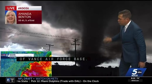 This tornado caused wind gusts approaching 110mph at the Vance Airforce base and I don’t believe they were in the core of it either although taking a hit.Incredible stuff#okwx #tornado